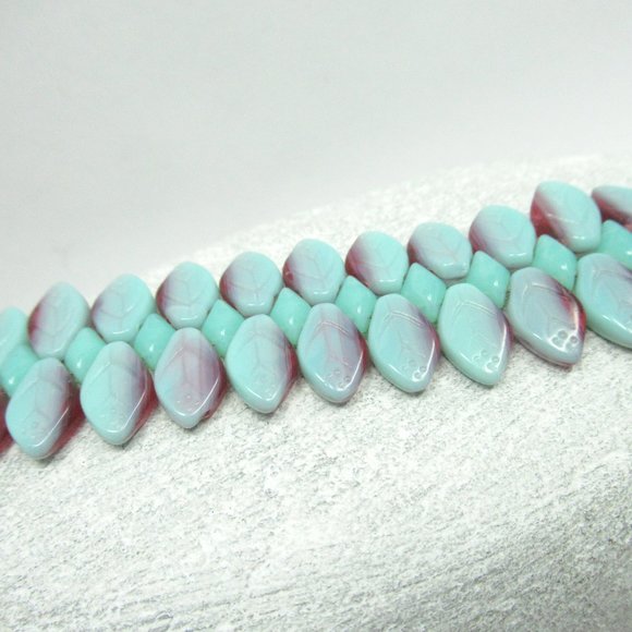 Uranium glass Leaf bracelet - Picture 14 of 16